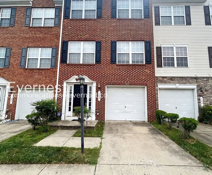 102 Spinnaker Way — Photo 1