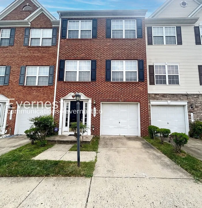 102 Spinnaker Way