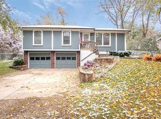 2607 Karnes Rd, Saint Joseph, MO 64505