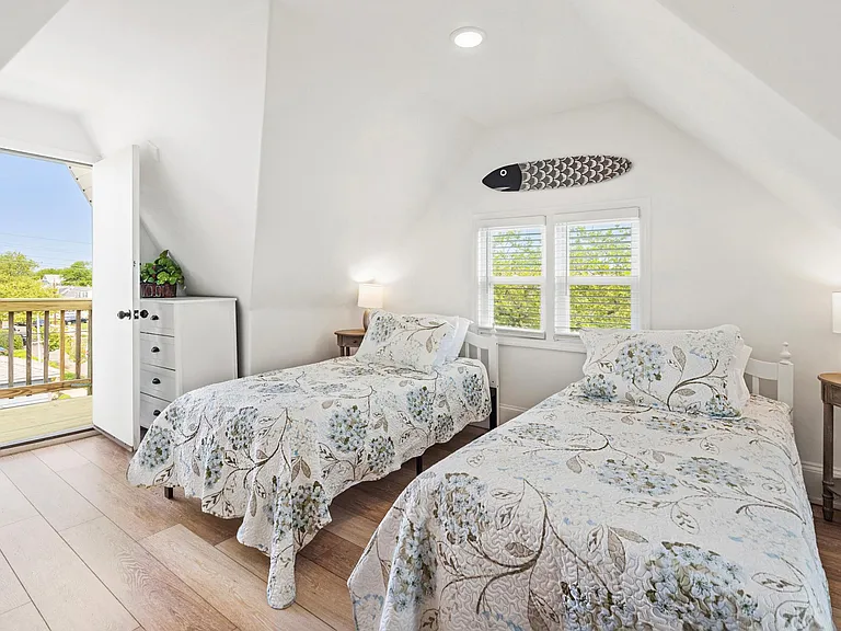 Bed #3 - Private Deck