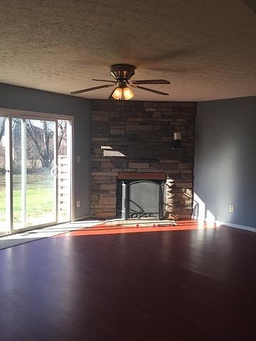 1st image of 837 Crofton Pl