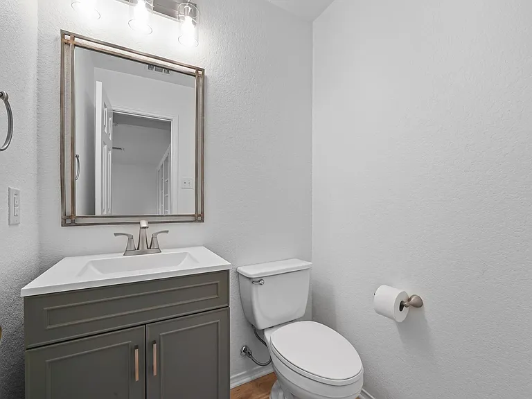 2412 Regal Park Ln — Photo 20