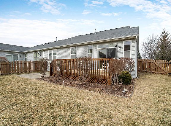 2nd image of 780 Bellevue Cir
