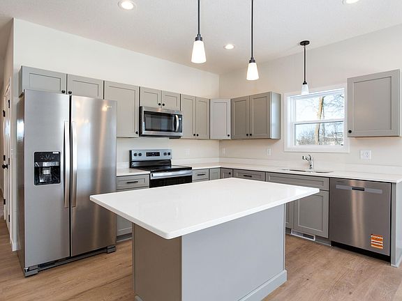 5th image of 263 Eagle Ridge Dr