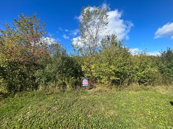 4417 Market Pl, Flint, MI 48506