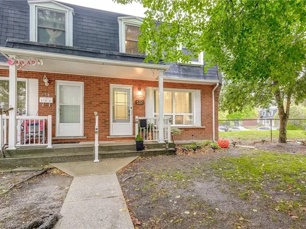 132 Barlake Ave #35, Hamilton, ON L8E 1H3