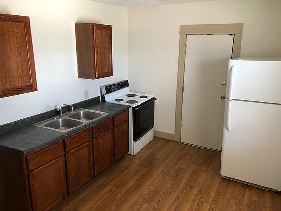 2nd image of 1401 N 33rd St #1
