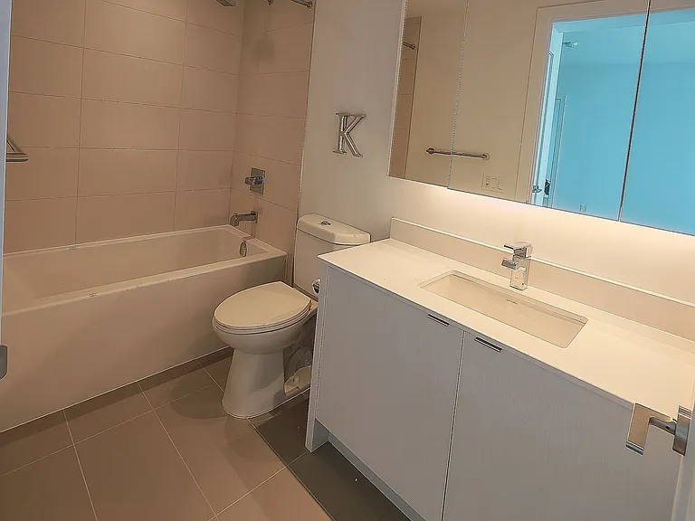 1 Edgewater Dr #515 — Photo 11