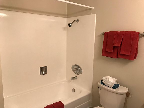 4th image of 3270 Cabrillo Ave Floor 3