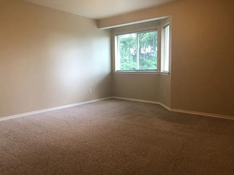 338 E Bellis Fair Pkwy #201 — Photo 8