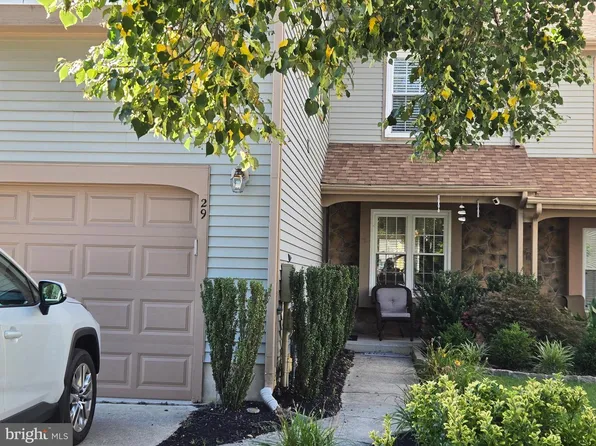 29 Hollowell Way, Mount Laurel, NJ 08054