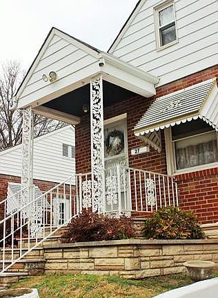 4th image of 27 Lemay Gardens Dr