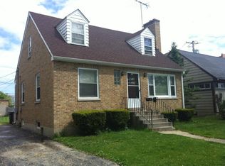 17 N Martin Ave, Waukegan, IL 60085