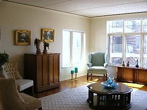4th image of 425 Village Grn Unit 312