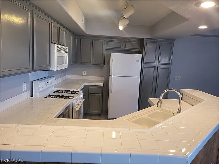 6917 Cobre Azul Ave #202 — Photo 6