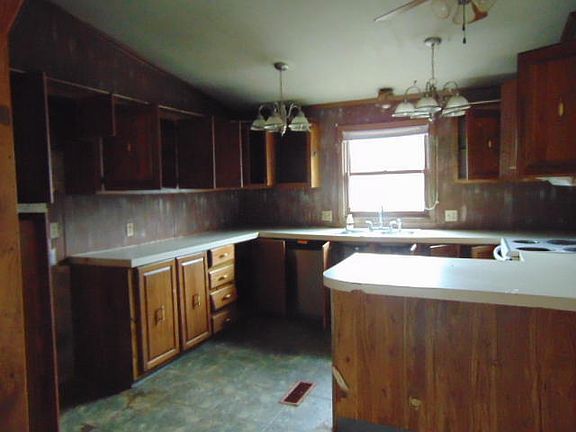 3rd image of 141 High St