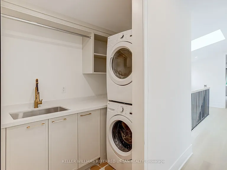 39 Wesley Ave — Photo 40