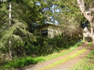 935 1st St, Florence, OR 97439