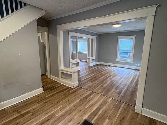 2nd image of 853 N Parker Ave