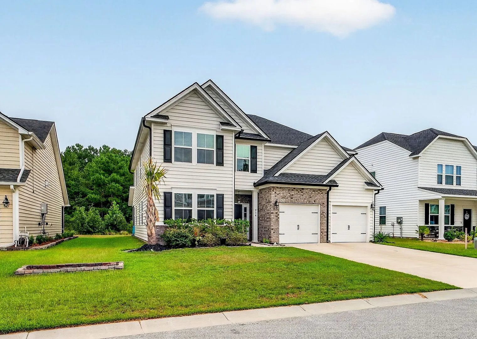 Modern Living in Summerville — Photo 3