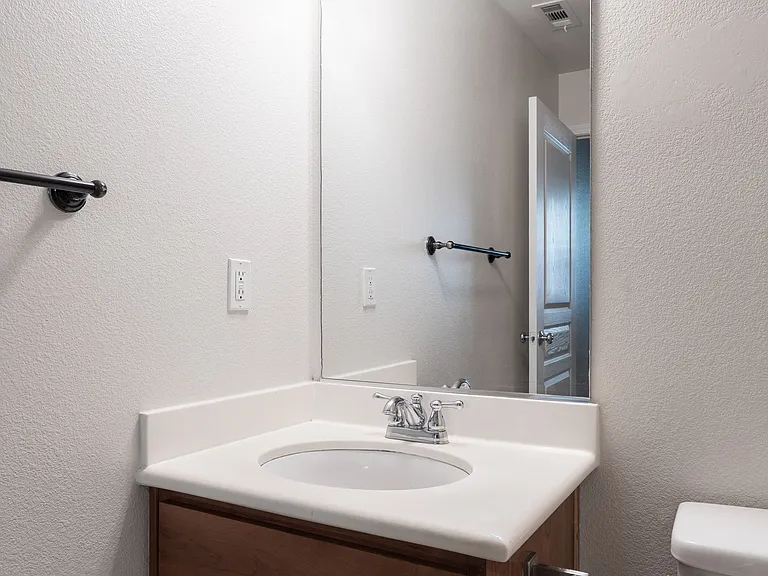 25502 Huntwood Ave — Photo 27