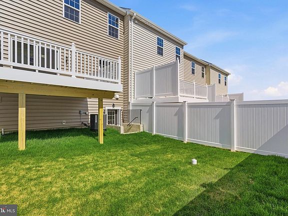 3rd image of 108 Potomac Ct