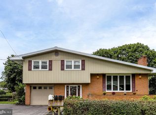 1780 Leafmore Rd, Chambersburg, PA 17202