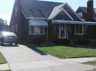 15384 Collinson Ave, Eastpointe, MI 48021