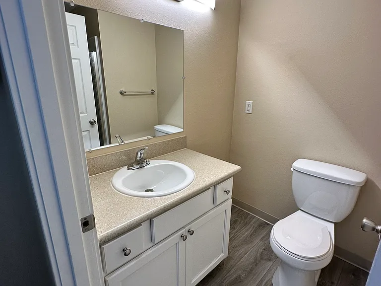 Evanbrook Apartments — Photo 42