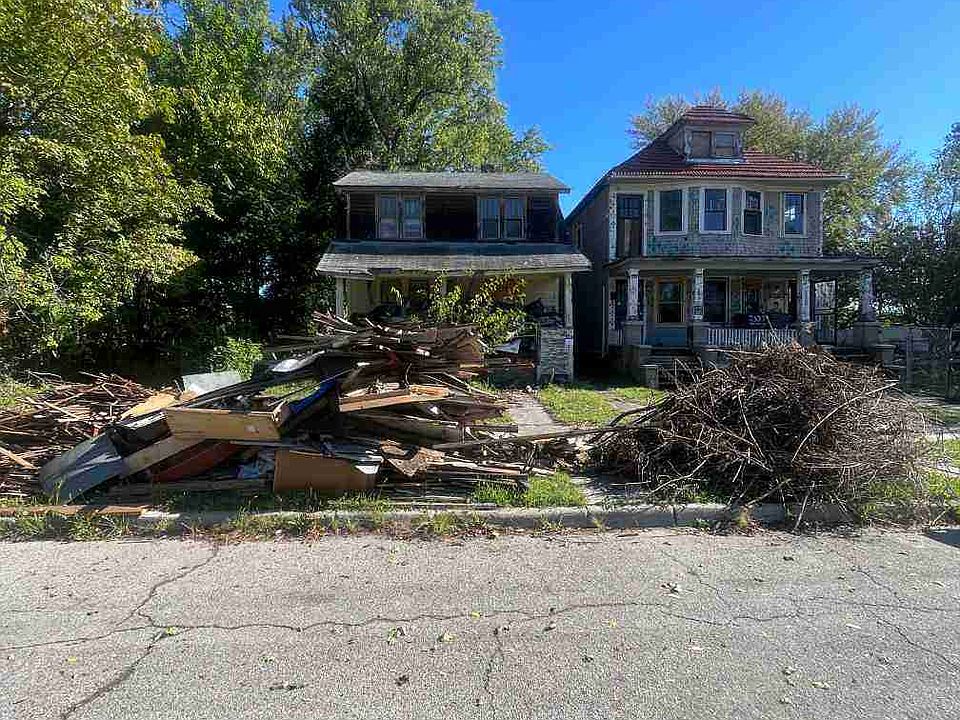 2532 Newport