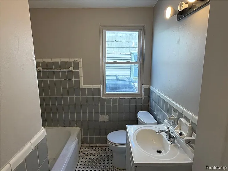 7720 Asbury Park — Photo 9