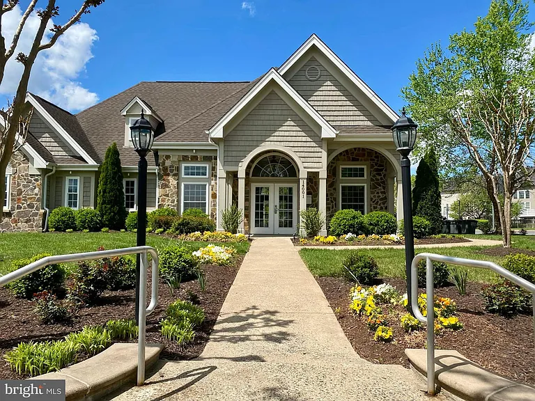8416 Churchside Dr — Photo 88