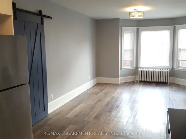 47 Sherman Ave S #3, Hamilton, ON L8M 2P6
