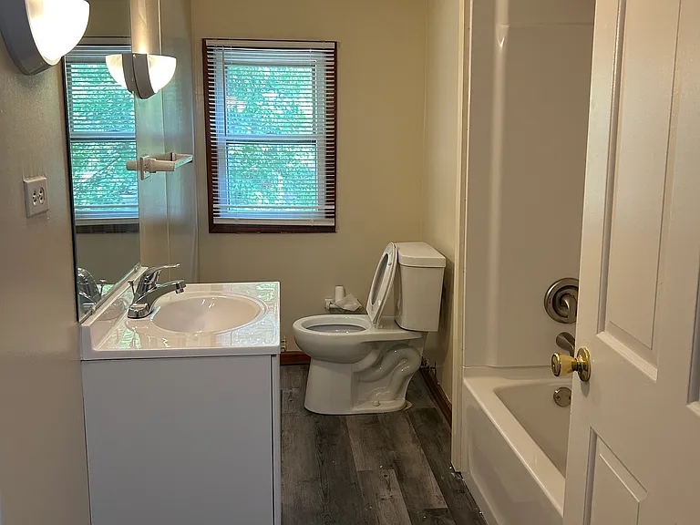 Full bathroom up