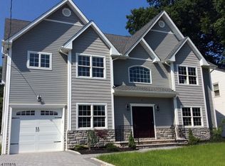 9A Crestwood Ln, Clark, NJ 07066