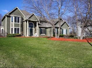 W169N5243 Oak Ridge Trl, Menomonee Falls, WI 53051