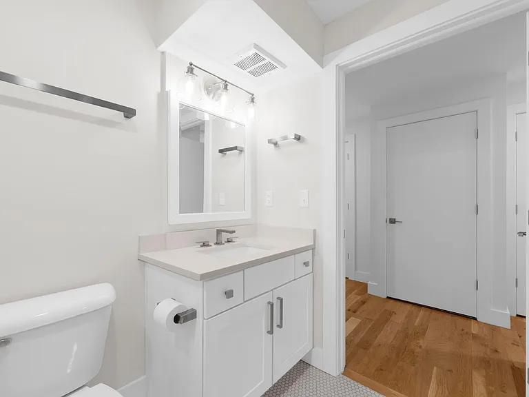 261 E Livingston Ave #A — Photo 9