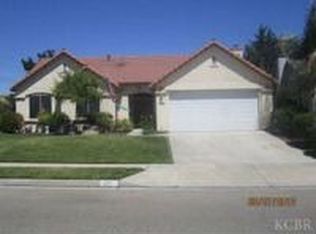 690 Hearth Way, Lemoore, CA 93245