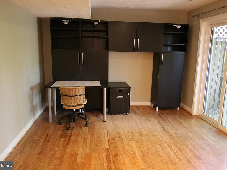 6055 Meyers Landing Ct — Photo 26