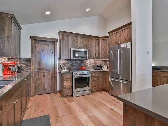 5th image of 778 Rosewood Cir
