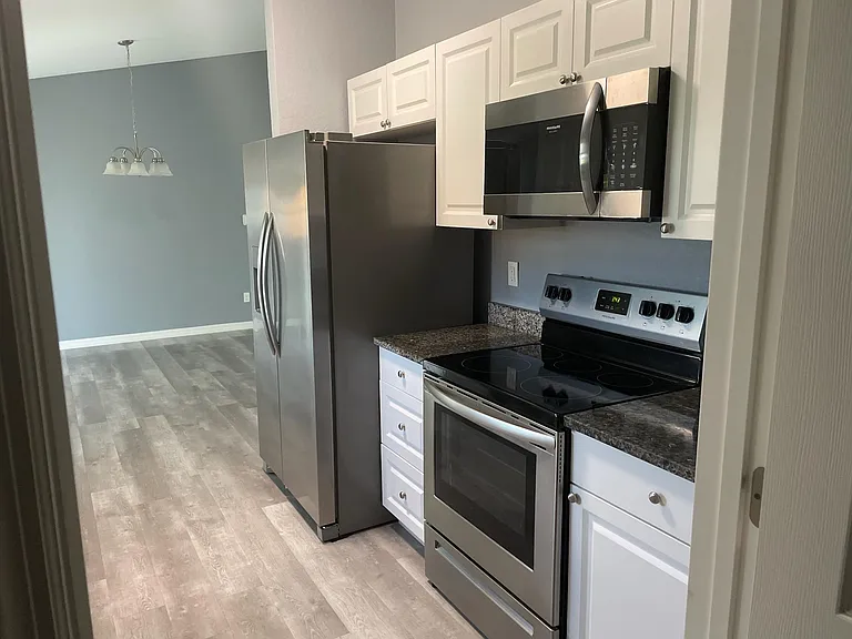 219 Locust Ln — Photo 3