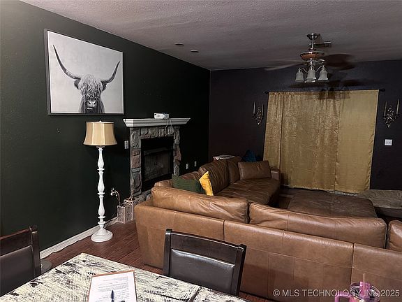 4th image of 412 N Hughes St