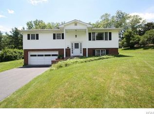 52 Eisenhower Dr, Middletown, NY
