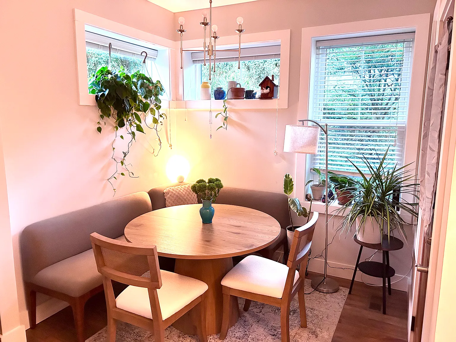 1 bed, 1.5 bath, 1001 sqft, $1,100 — Photo 4