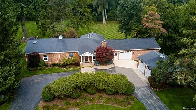 1st image of 2706 Evergreen Ln