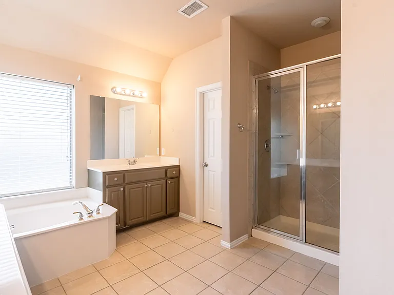 2505 Vista Oaks Dr — Photo 7