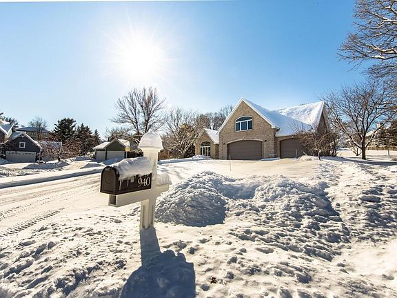 2nd image of 940 Lecuyer Dr