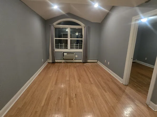 12104 25th Rd Floor 3, Flushing, NY 11354