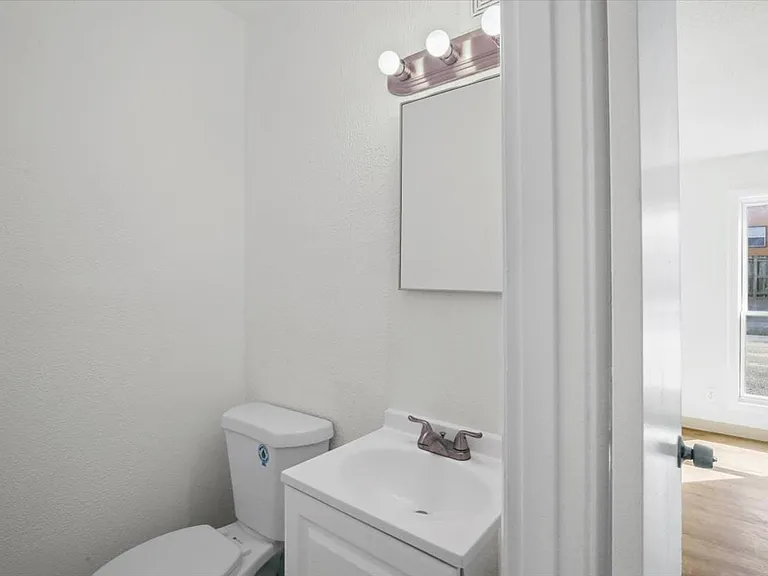 1903 Peach St — Photo 14