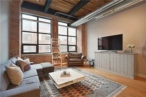 43 Hanna Ave #107 — Photo 4